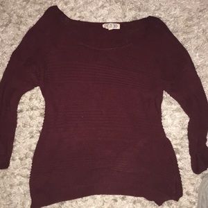 Maroon sweater/shirt.comfortable. Perfect for fall
